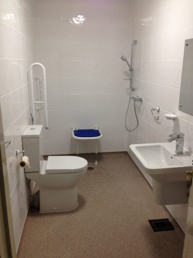 Disabled wetroom, Lymnpe