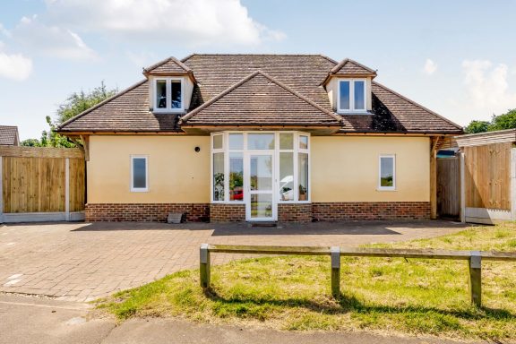 New build, Hawkinge